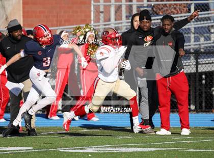 Thumbnail 1 in Everett vs. Central Catholic (MIAA Division 1 North Semifinal) photogallery.