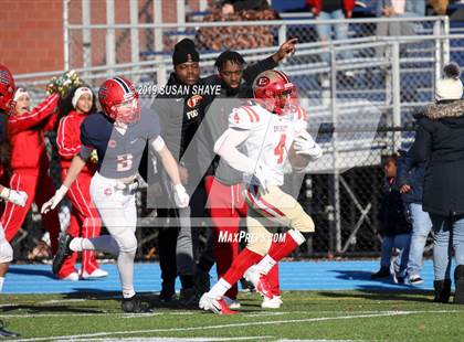 Thumbnail 2 in Everett vs. Central Catholic (MIAA Division 1 North Semifinal) photogallery.
