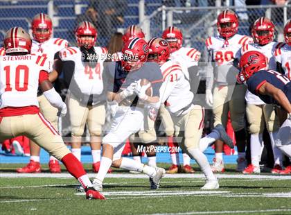 Thumbnail 3 in Everett vs. Central Catholic (MIAA Division 1 North Semifinal) photogallery.