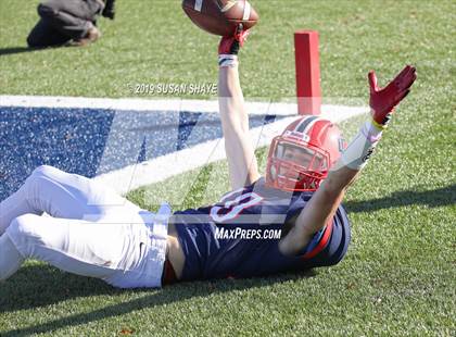 Thumbnail 1 in Everett vs. Central Catholic (MIAA Division 1 North Semifinal) photogallery.