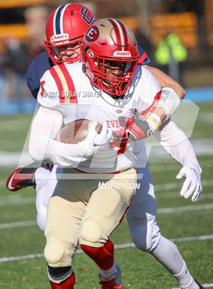 Thumbnail 1 in Everett vs. Central Catholic (MIAA Division 1 North Semifinal) photogallery.