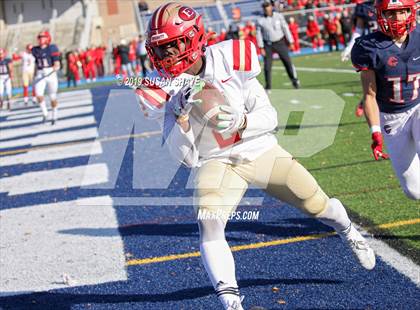 Thumbnail 1 in Everett vs. Central Catholic (MIAA Division 1 North Semifinal) photogallery.