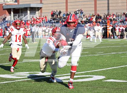 Thumbnail 1 in Everett vs. Central Catholic (MIAA Division 1 North Semifinal) photogallery.