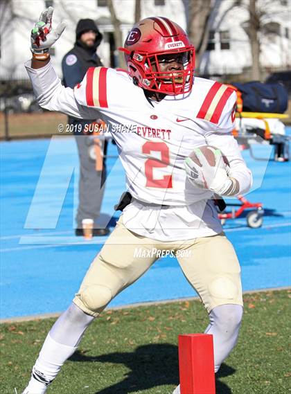 Thumbnail 2 in Everett vs. Central Catholic (MIAA Division 1 North Semifinal) photogallery.