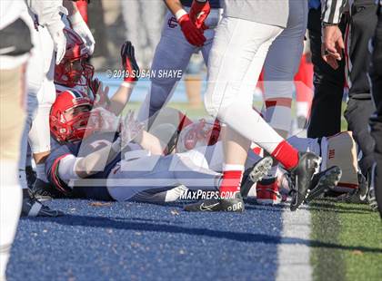 Thumbnail 3 in Everett vs. Central Catholic (MIAA Division 1 North Semifinal) photogallery.
