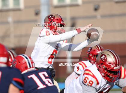 Thumbnail 2 in Everett vs. Central Catholic (MIAA Division 1 North Semifinal) photogallery.