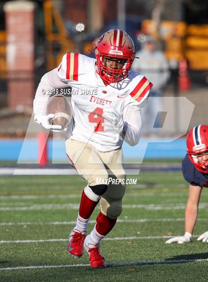 Thumbnail 1 in Everett vs. Central Catholic (MIAA Division 1 North Semifinal) photogallery.