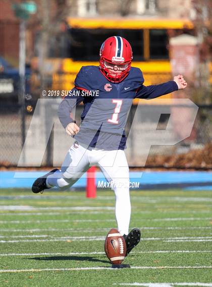 Thumbnail 1 in Everett vs. Central Catholic (MIAA Division 1 North Semifinal) photogallery.