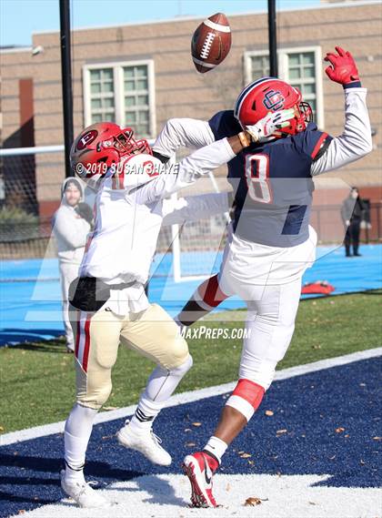 Thumbnail 2 in Everett vs. Central Catholic (MIAA Division 1 North Semifinal) photogallery.