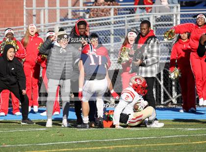 Thumbnail 3 in Everett vs. Central Catholic (MIAA Division 1 North Semifinal) photogallery.
