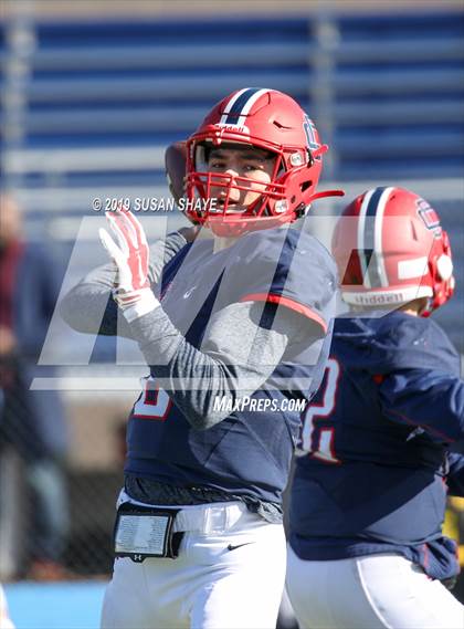 Thumbnail 3 in Everett vs. Central Catholic (MIAA Division 1 North Semifinal) photogallery.
