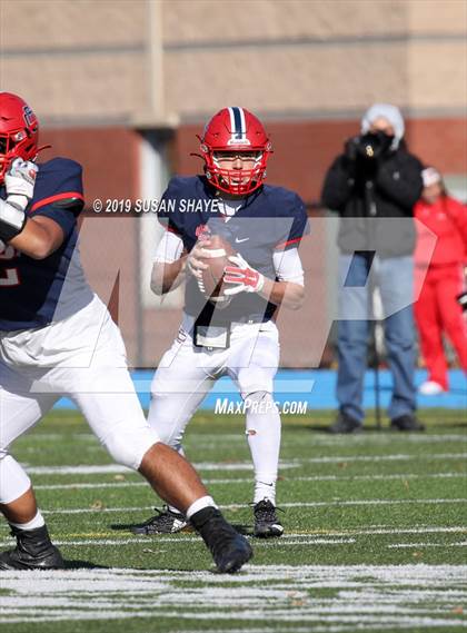 Thumbnail 1 in Everett vs. Central Catholic (MIAA Division 1 North Semifinal) photogallery.
