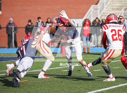 Thumbnail 2 in Everett vs. Central Catholic (MIAA Division 1 North Semifinal) photogallery.