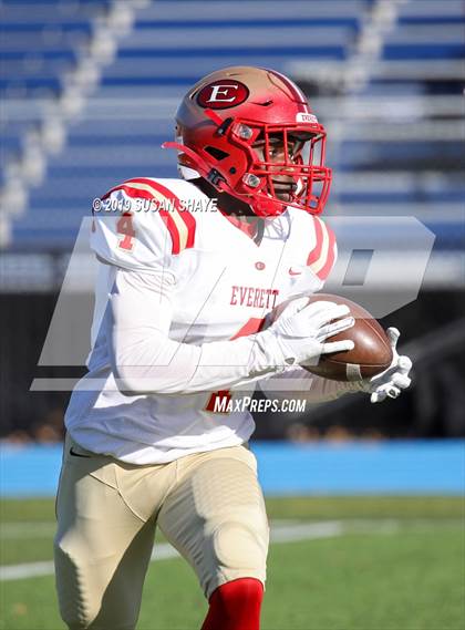 Thumbnail 2 in Everett vs. Central Catholic (MIAA Division 1 North Semifinal) photogallery.