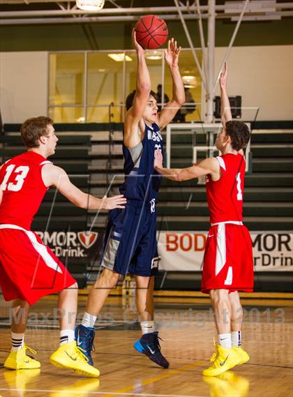 Thumbnail 3 in Washington-Lee vs Annandale (Wakefield Holiday Tournament) photogallery.