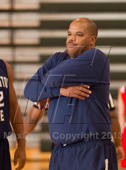 Thumbnail 2 in Washington-Lee vs Annandale (Wakefield Holiday Tournament) photogallery.