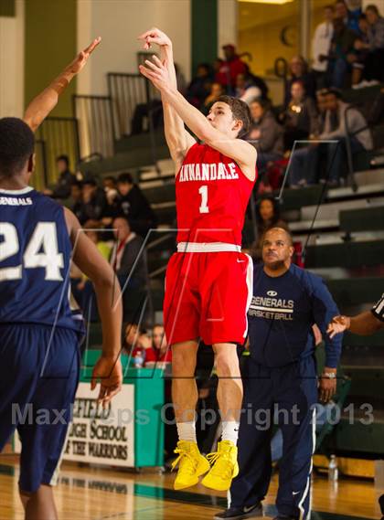Thumbnail 3 in Washington-Lee vs Annandale (Wakefield Holiday Tournament) photogallery.