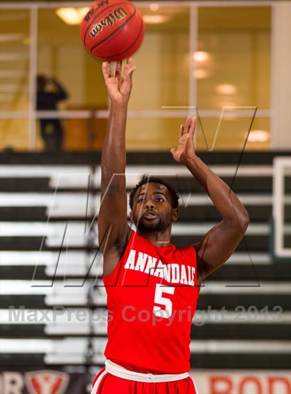 Thumbnail 2 in Washington-Lee vs Annandale (Wakefield Holiday Tournament) photogallery.