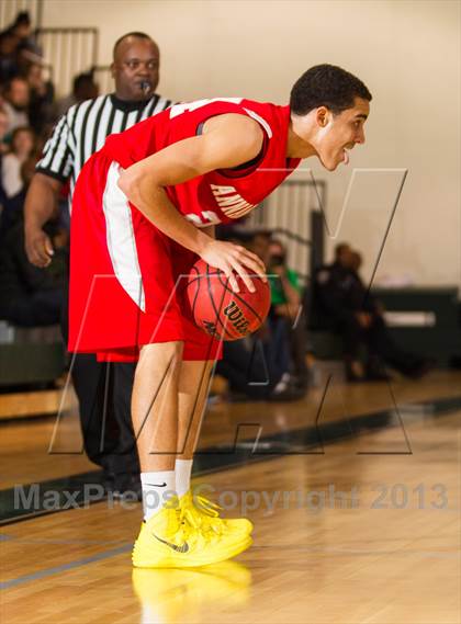 Thumbnail 3 in Washington-Lee vs Annandale (Wakefield Holiday Tournament) photogallery.