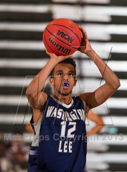 Thumbnail 3 in Washington-Lee vs Annandale (Wakefield Holiday Tournament) photogallery.