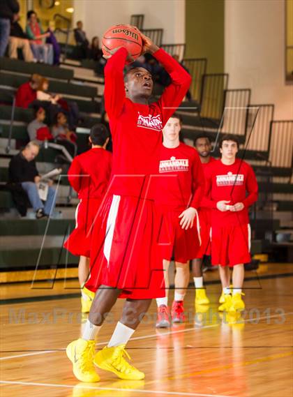 Thumbnail 2 in Washington-Lee vs Annandale (Wakefield Holiday Tournament) photogallery.