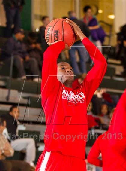 Thumbnail 3 in Washington-Lee vs Annandale (Wakefield Holiday Tournament) photogallery.