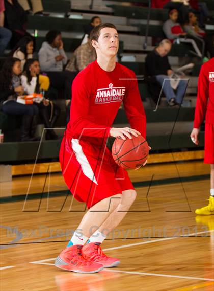 Thumbnail 1 in Washington-Lee vs Annandale (Wakefield Holiday Tournament) photogallery.