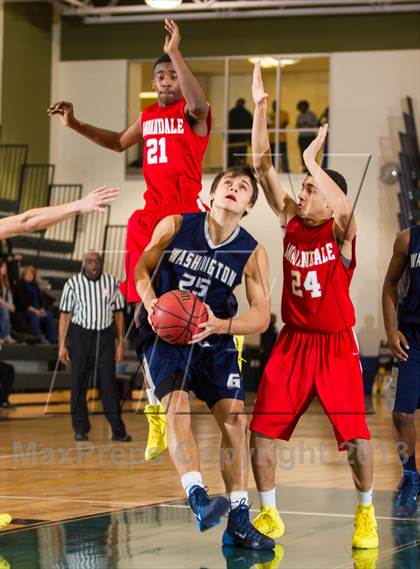 Thumbnail 3 in Washington-Lee vs Annandale (Wakefield Holiday Tournament) photogallery.