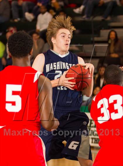Thumbnail 2 in Washington-Lee vs Annandale (Wakefield Holiday Tournament) photogallery.