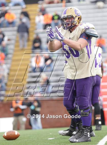 Thumbnail 2 in Union City vs. Coalfield (TSSAA Division I Class 1A BlueCross Bowl)  photogallery.