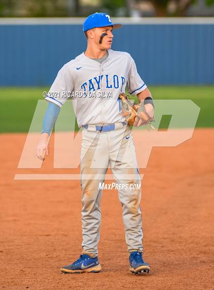 Thumbnail 3 in Katy Taylor vs Mayde Creek photogallery.