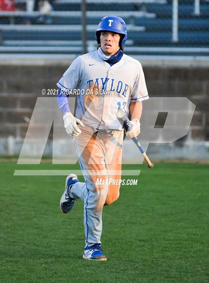 Thumbnail 2 in Katy Taylor vs Mayde Creek photogallery.