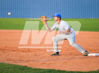 Thumbnail 3 in Katy Taylor vs Mayde Creek photogallery.