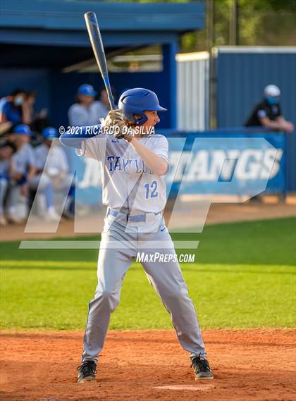 Thumbnail 3 in Katy Taylor vs Mayde Creek photogallery.