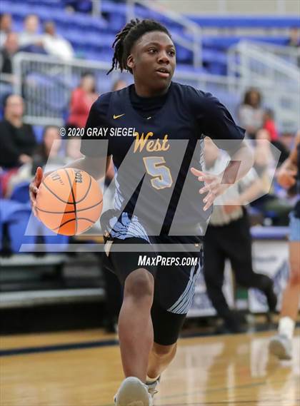 Thumbnail 1 in Putnam City West @ Edmond Memorial (OSSAA Regional Playoff) photogallery.