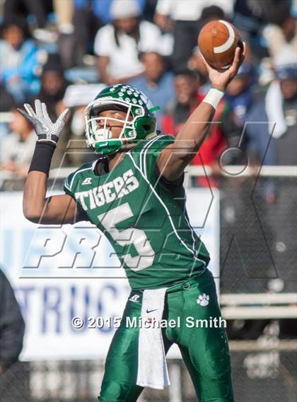 Thumbnail 3 in Wilson vs. Woodson (DCIAA Final) photogallery.