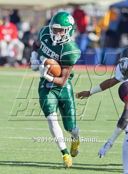 Thumbnail 2 in Wilson vs. Woodson (DCIAA Final) photogallery.