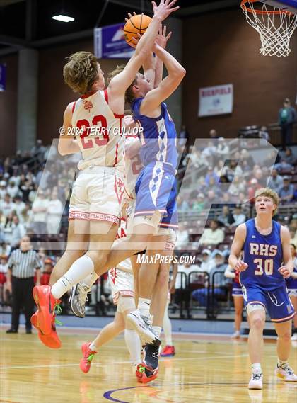 Thumbnail 3 in Richfield vs. Manti (UHSAA 3A Quarterfinal) photogallery.