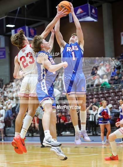 Thumbnail 2 in Richfield vs. Manti (UHSAA 3A Quarterfinal) photogallery.