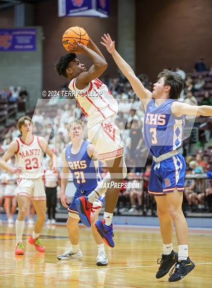 Thumbnail 1 in Richfield vs. Manti (UHSAA 3A Quarterfinal) photogallery.