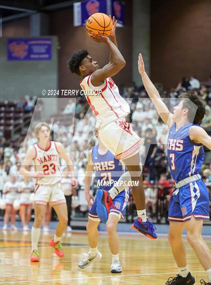 Thumbnail 2 in Richfield vs. Manti (UHSAA 3A Quarterfinal) photogallery.