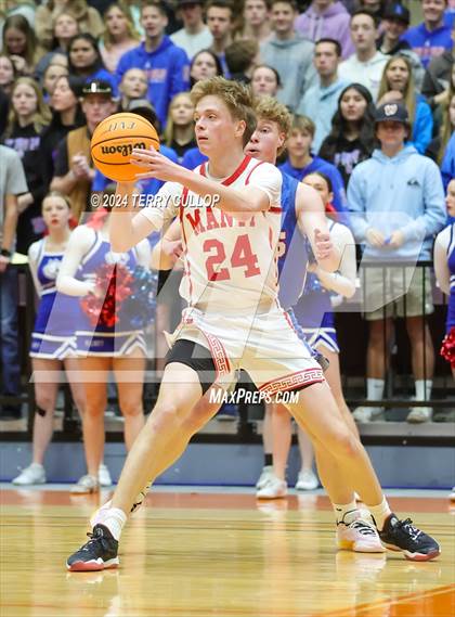 Thumbnail 3 in Richfield vs. Manti (UHSAA 3A Quarterfinal) photogallery.