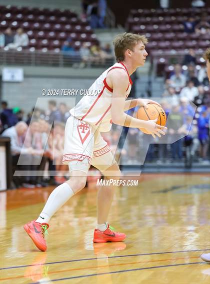 Thumbnail 1 in Richfield vs. Manti (UHSAA 3A Quarterfinal) photogallery.