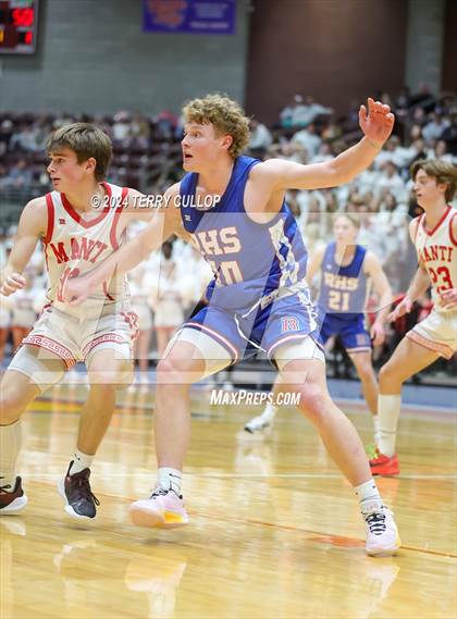 Thumbnail 2 in Richfield vs. Manti (UHSAA 3A Quarterfinal) photogallery.