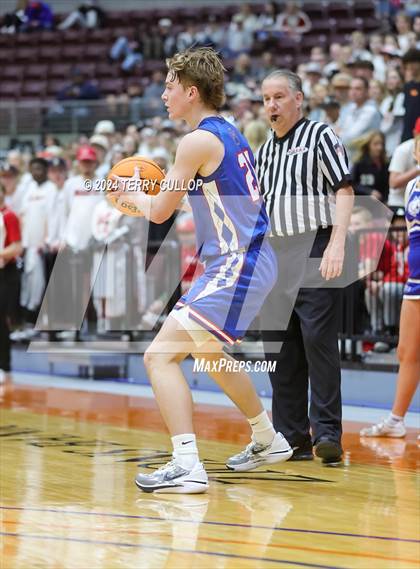 Thumbnail 1 in Richfield vs. Manti (UHSAA 3A Quarterfinal) photogallery.