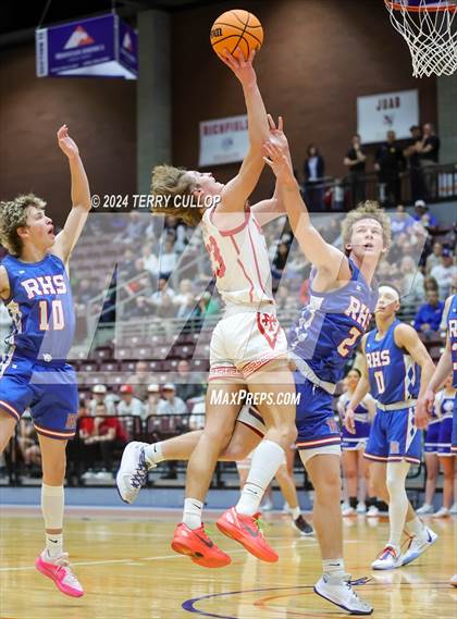 Thumbnail 1 in Richfield vs. Manti (UHSAA 3A Quarterfinal) photogallery.