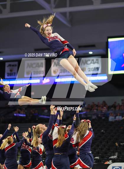 Thumbnail 1 in Grassfield (VHSL Class 6 State Championship) photogallery.