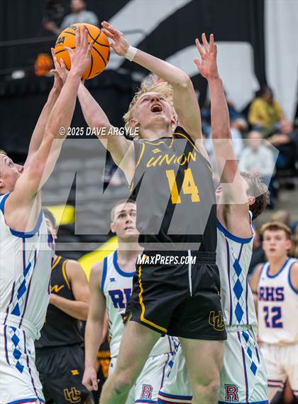 Thumbnail 1 in Union vs Richfield (UHSAA 3A Quarterfinal) photogallery.