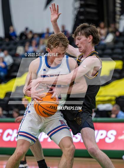 Thumbnail 1 in Union vs Richfield (UHSAA 3A Quarterfinal) photogallery.
