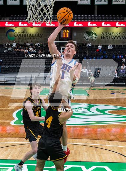 Thumbnail 1 in Union vs Richfield (UHSAA 3A Quarterfinal) photogallery.